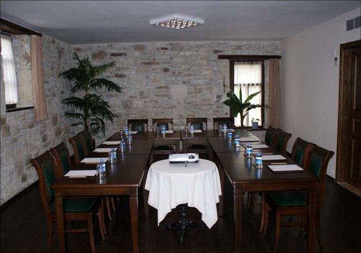 Griffon Hotel Yenifoca Luaran gambar