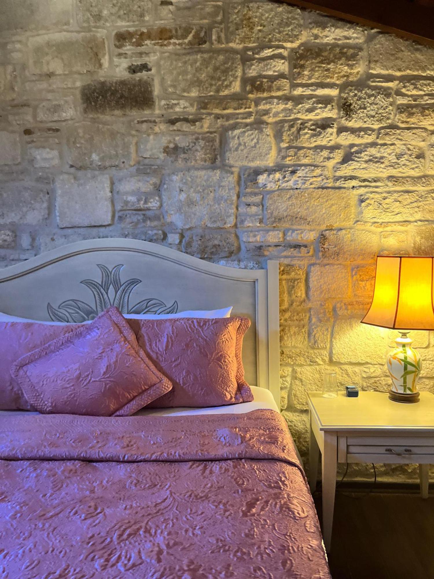 Griffon Hotel Yenifoca Luaran gambar